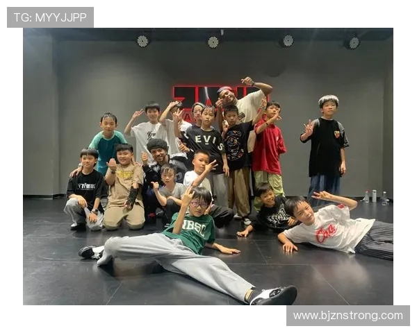 南京街舞队以98分领跑世界街舞大赛积分榜展现强大实力