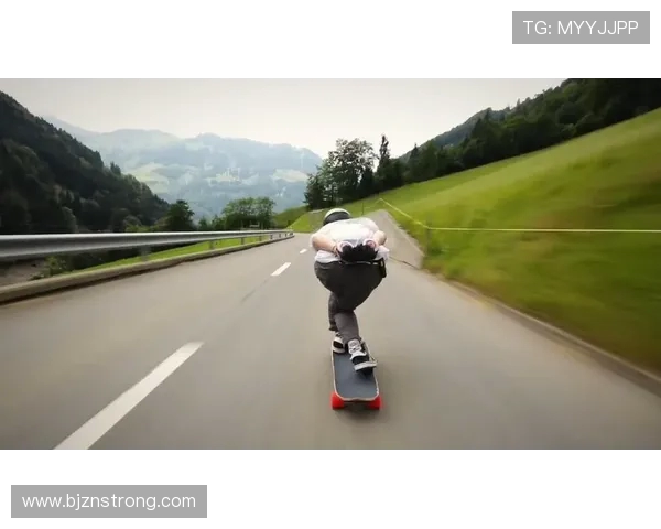 杭州极限运动队在滑板精英赛中以65分领先积分榜，展现强劲实力